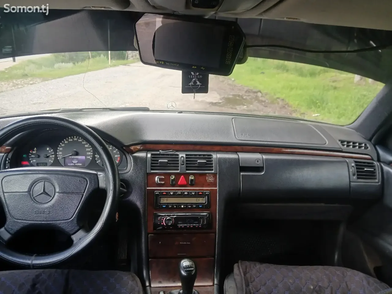 Mercedes-Benz E class 1999 · 2.0 MT