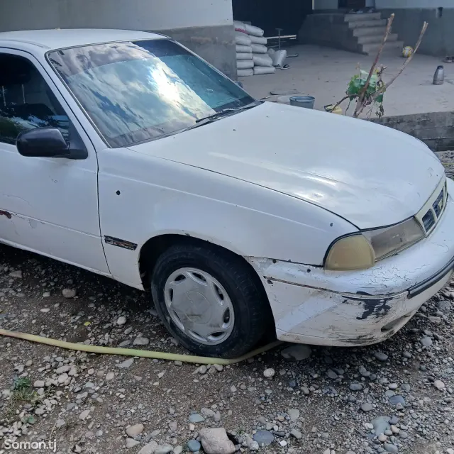 Daewoo Nexia 1995 · 1.6 MT
