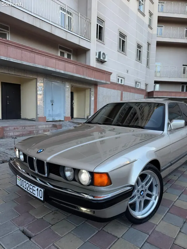 BMW 7 series 1994 · 3.2 MT