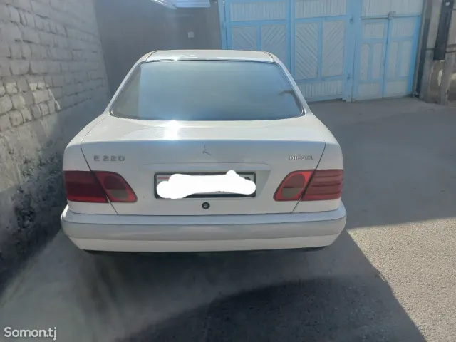 Mercedes-Benz E class 1998 · 2.2 MT