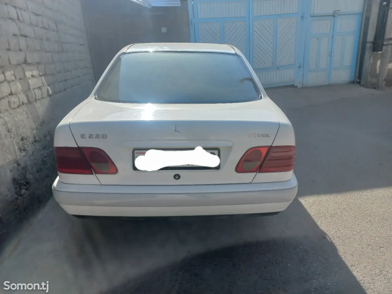 Mercedes-Benz E class 1998 · 2.2 MT