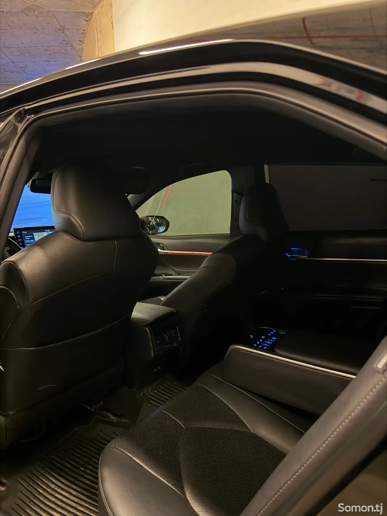 Toyota Camry 2022 · 3.5 AT