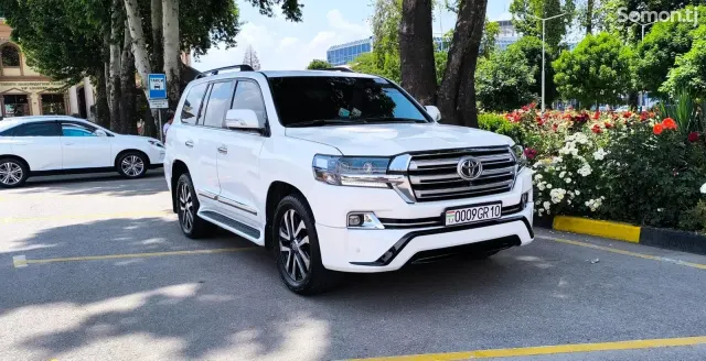 Toyota Land Cruiser 2013 · 4.5 AT