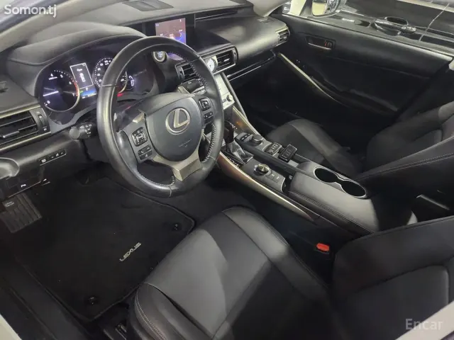 Lexus IS series 2018 · 2.0 AT