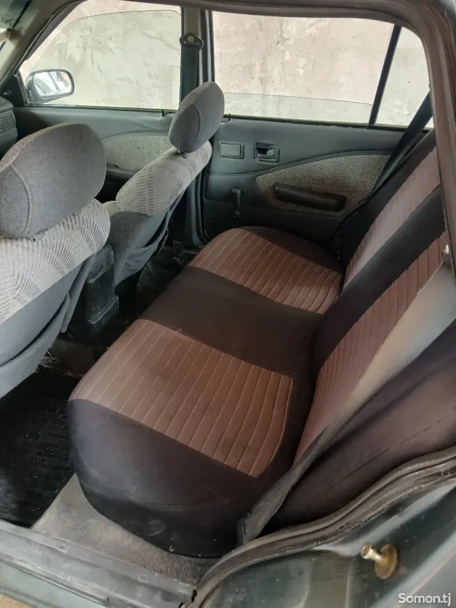 Daewoo Nexia 1995 · 1.5 MT