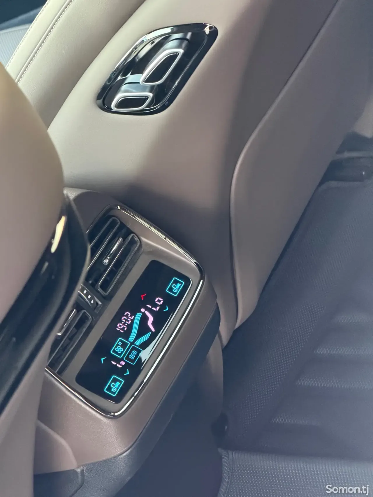 BYD Han EV 2025 · 3.5 AT