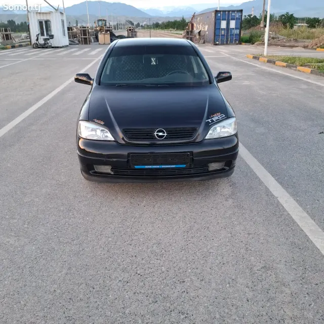 Opel Astra G 1998 · 1.6 MT