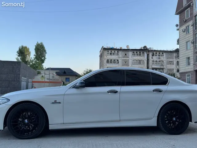 BMW 5 series 2015 · 2.8 AT