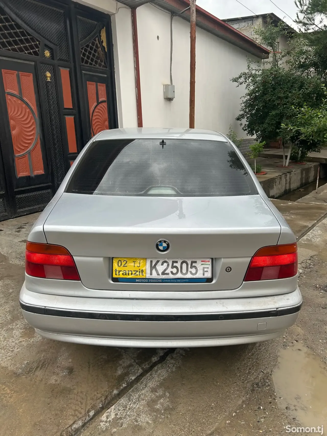 BMW M5 1998 · 2.3 AT