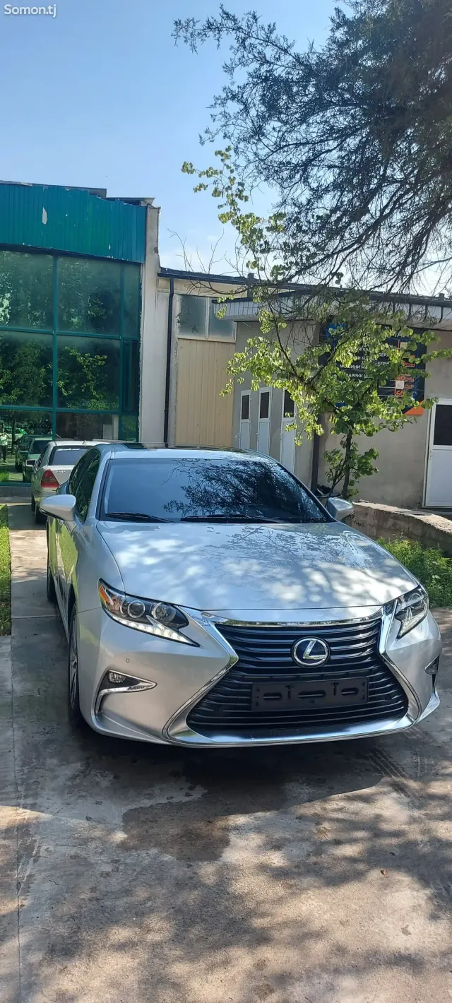 Lexus ES series 2016 · 2.5 AT