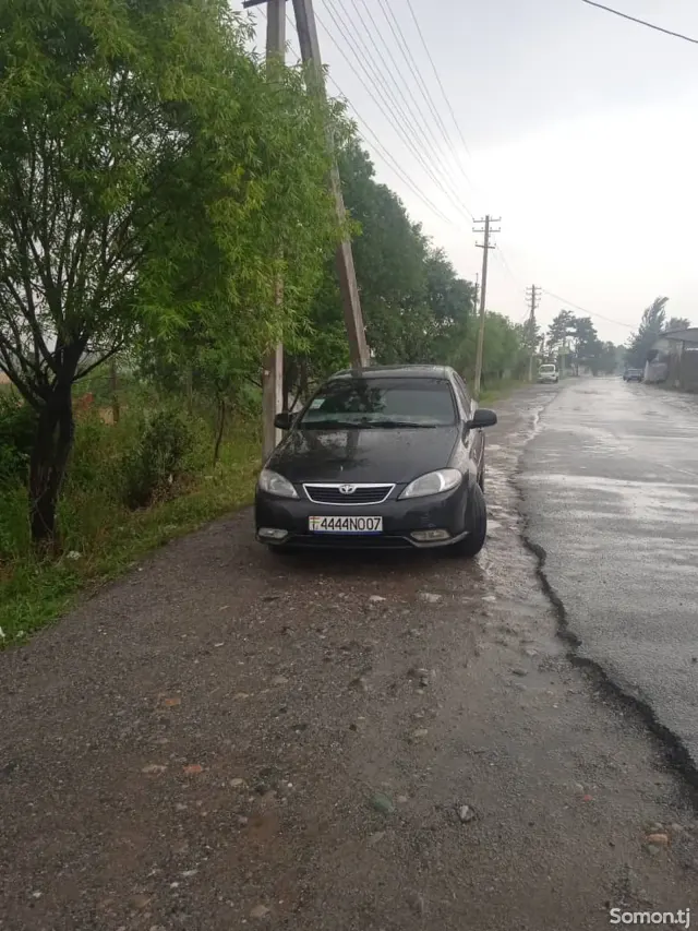 Daewoo Gentra 2013 · 1.5 MT