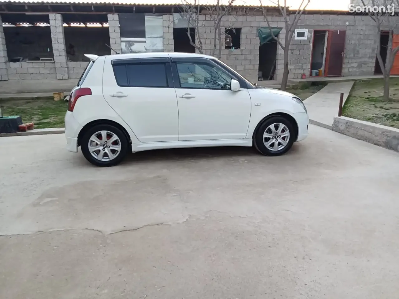 Suzuki Swift 2009 · 1.3 AT