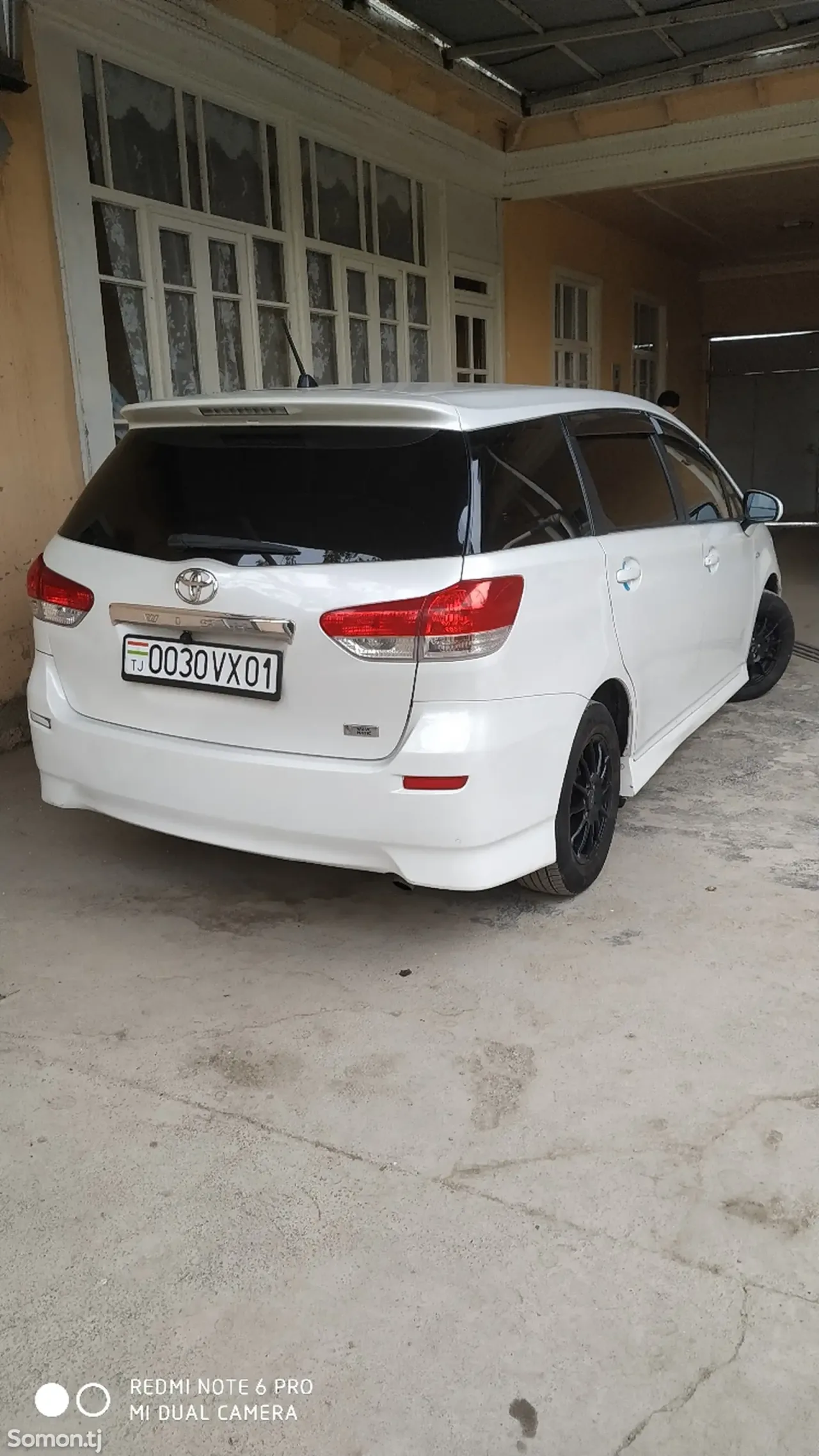 Toyota Wish 2011 · 1.8 AT
