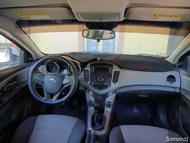 Chevrolet Cruze 2009 · 1.8 MT