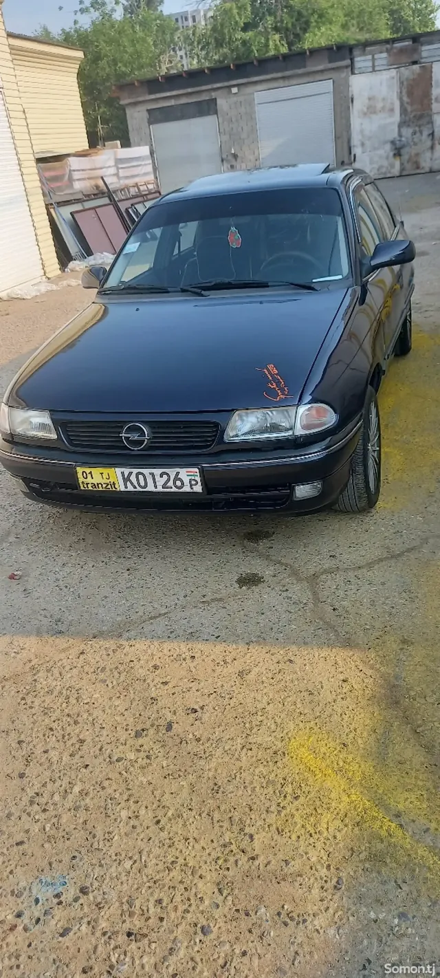 Opel Astra F 1997 · 1.6 MT