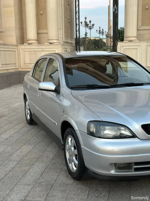 Opel Astra G 2000 · 1.6 MT