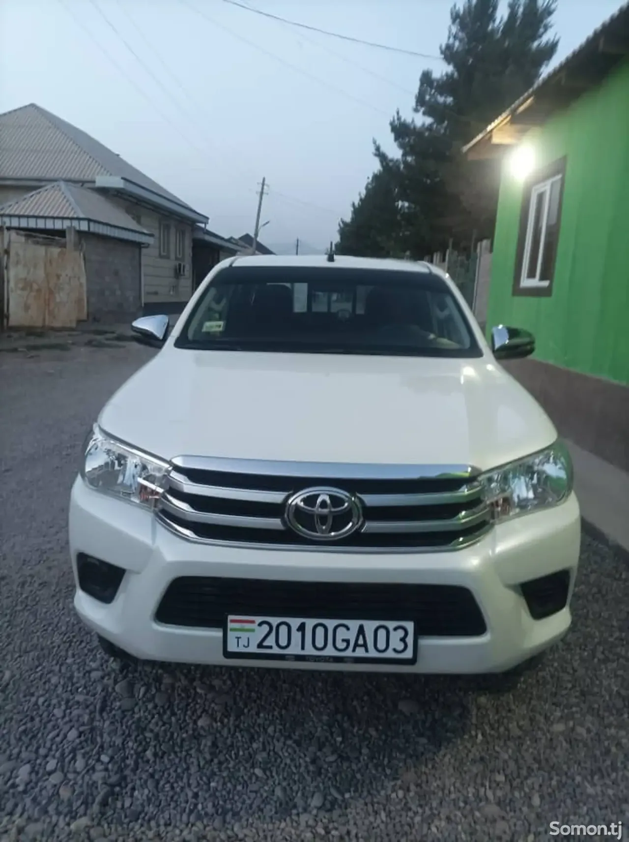 Toyota Hilux 2020 · 2.7 MT