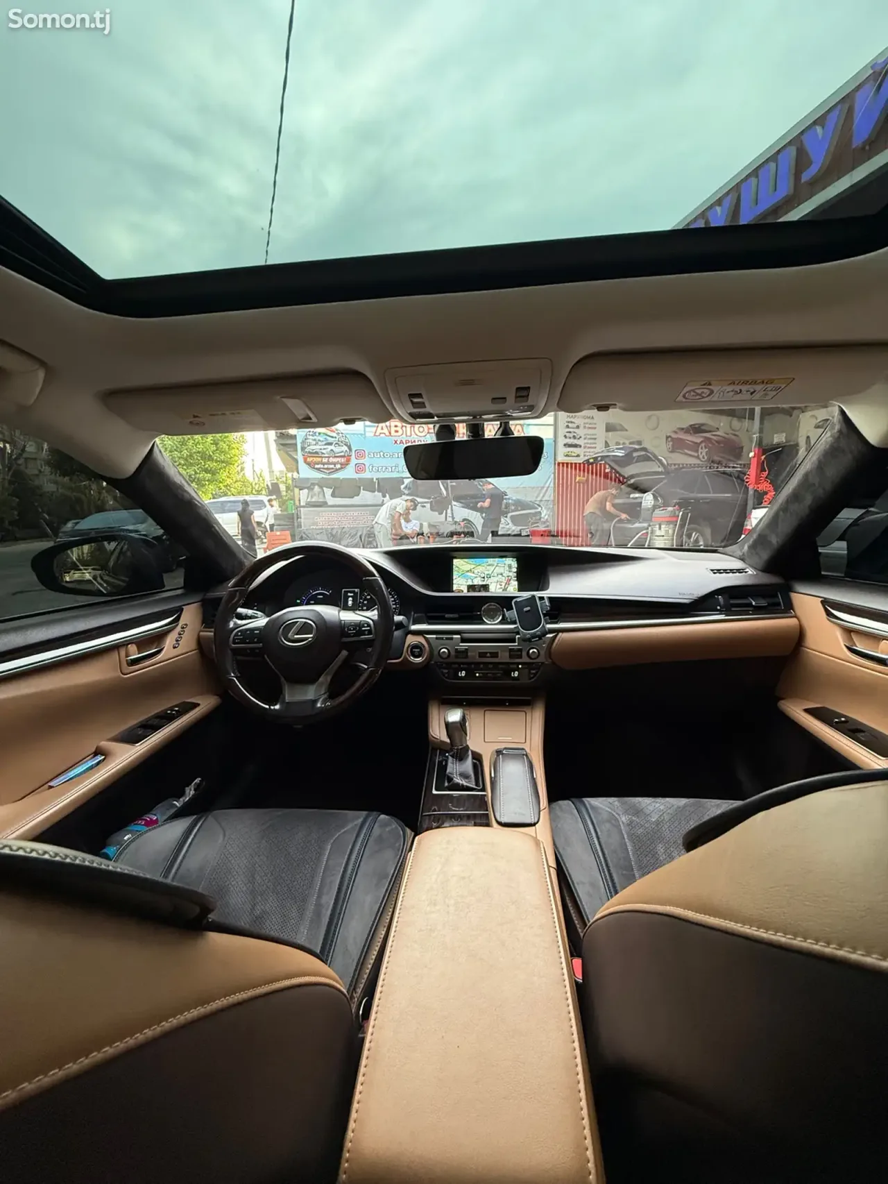 Lexus ES series 2017 · 3.0 AT