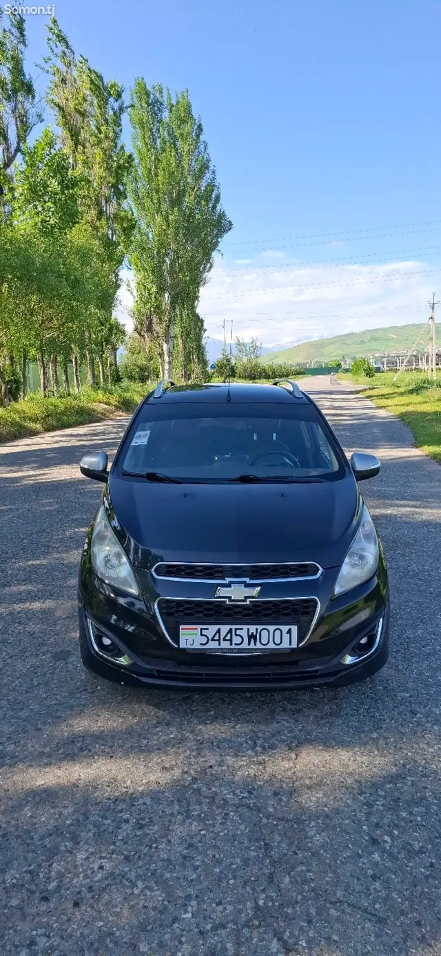 Chevrolet Spark 2014 · 1.1 AT