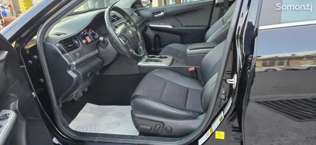 Toyota Camry 2014 · 2.5 AT