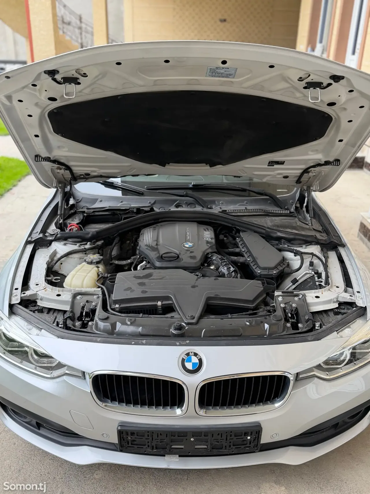 BMW 3 series 2015 · 2.0 AT