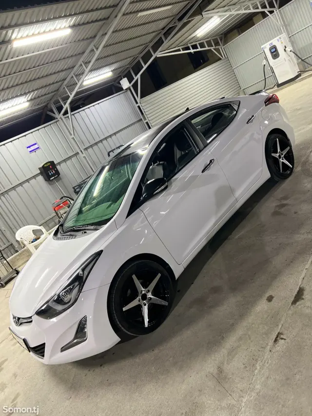 Hyundai Avante 2014 · 1.6 AT