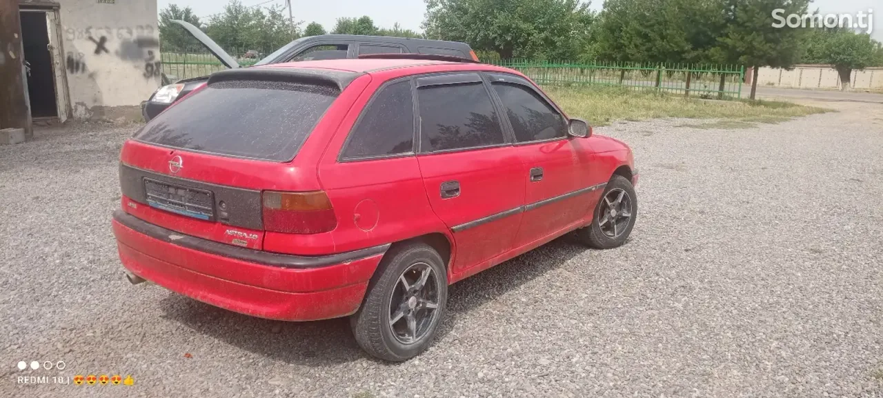 Opel Astra F 1996 · 1.6 MT
