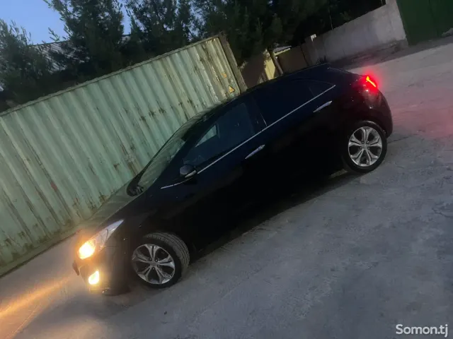 Hyundai i30 2011 · 1.6 AT