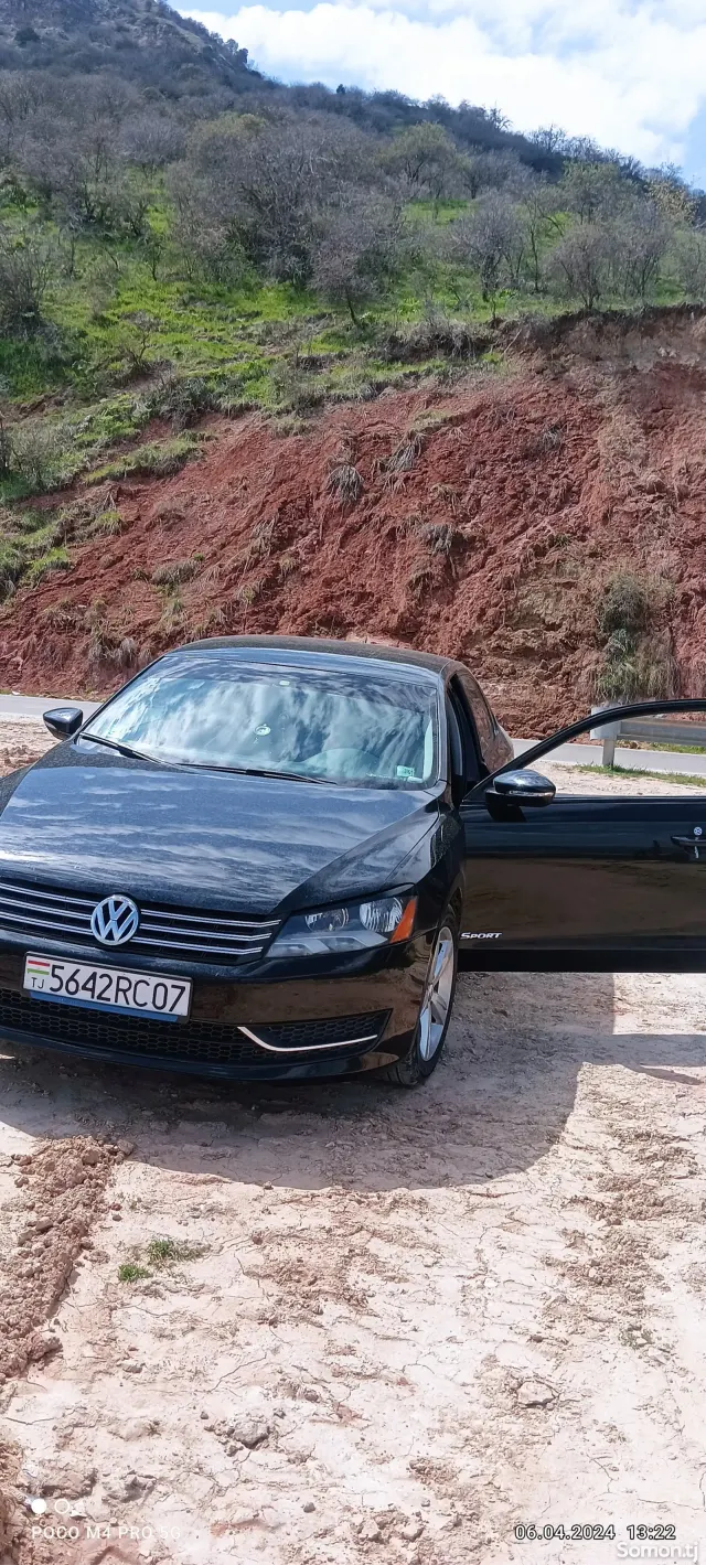 Volkswagen Passat 2013 · 2.5 AT
