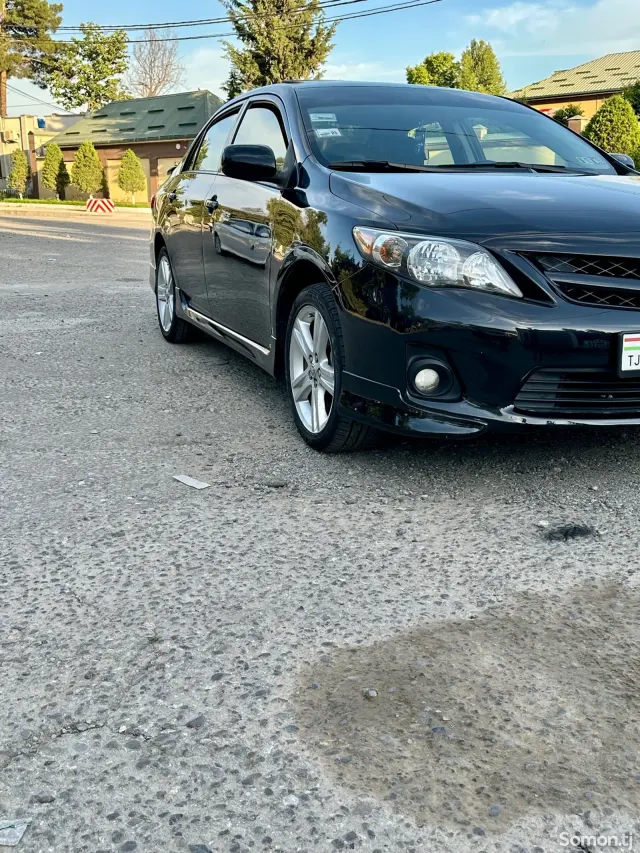 Toyota Corolla 2013 · 1.8 AT