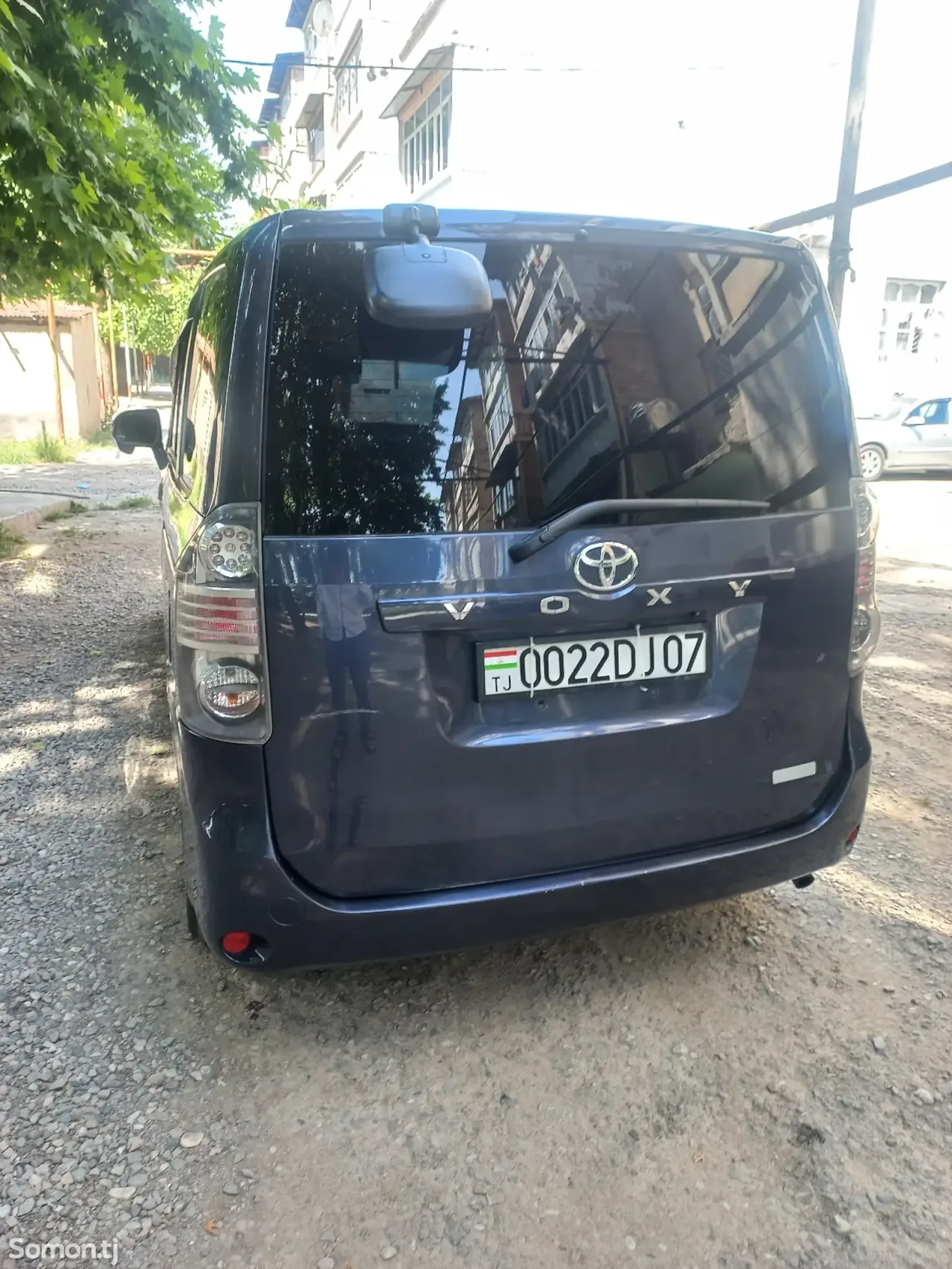 Toyota Voxy 2008 · 2.0 AT