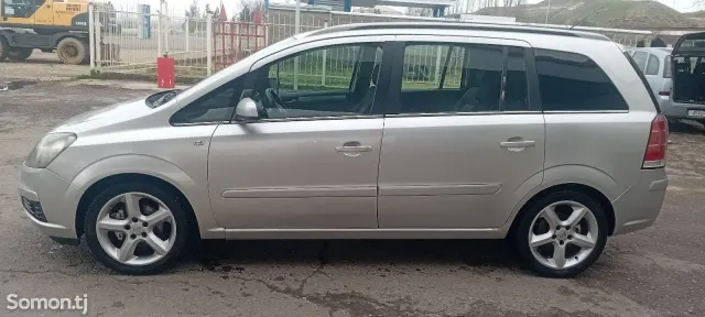 Opel Zafira 2006 · 1.8 MT