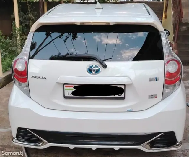 Toyota Aqua 2014 · 1.5 AT
