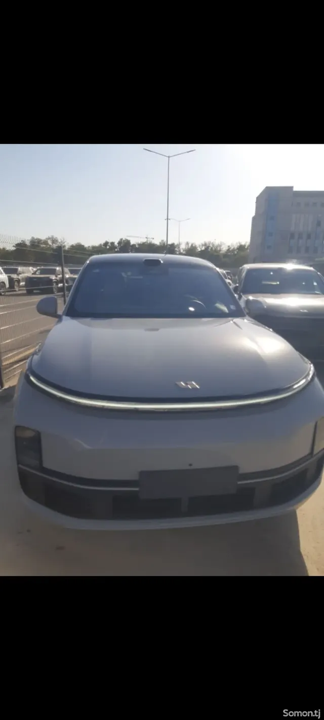 Li Auto (Lixiang) L9 2025 · 4.0 AMT