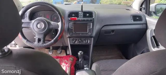 Volkswagen Polo 2014 · 1.6 MT