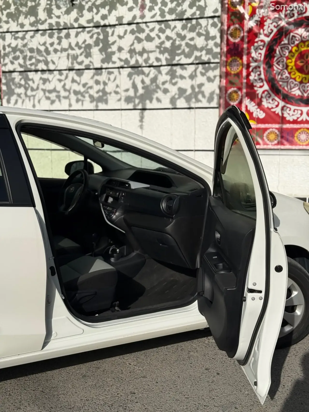 Toyota Aqua 2014 · 1.5 AT