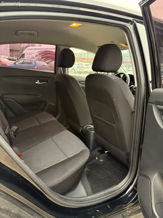 Kia Rio 2019 · 1.6 AT