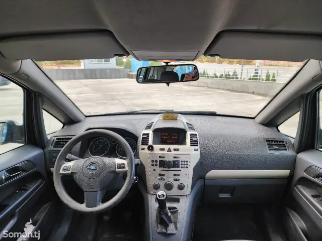 Opel Zafira 2008 · 1.9 MT