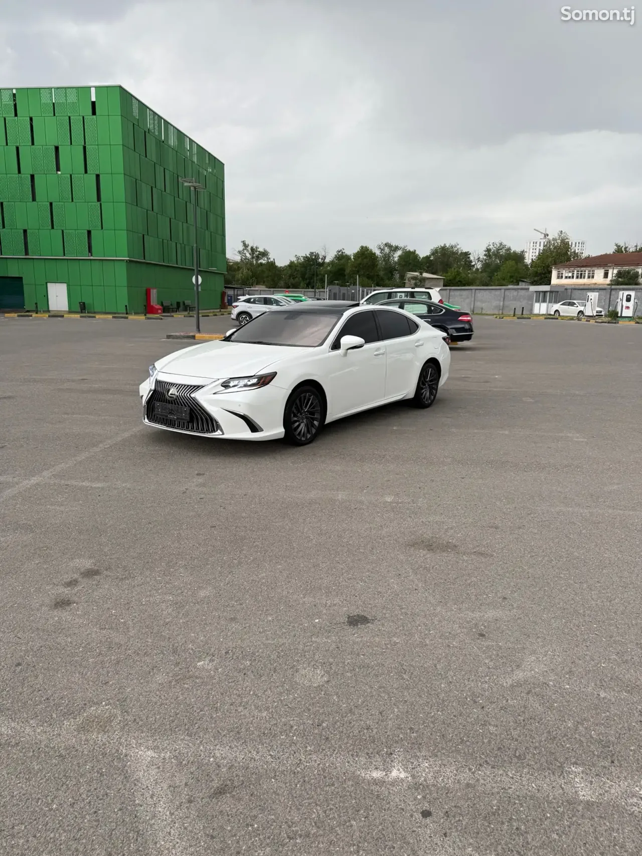 Lexus ES series 2013 · 3.5 AT