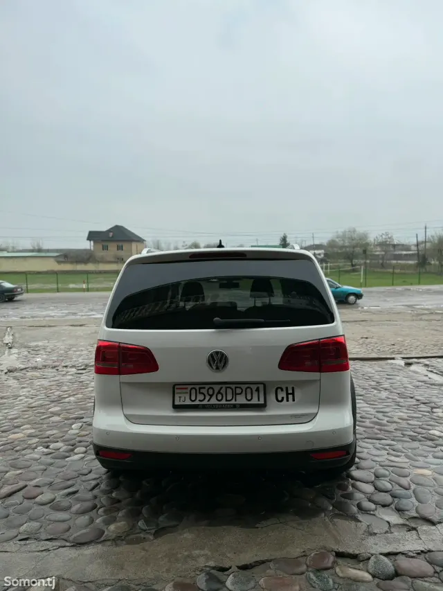 Volkswagen Touran 2012 · 1.4 AT