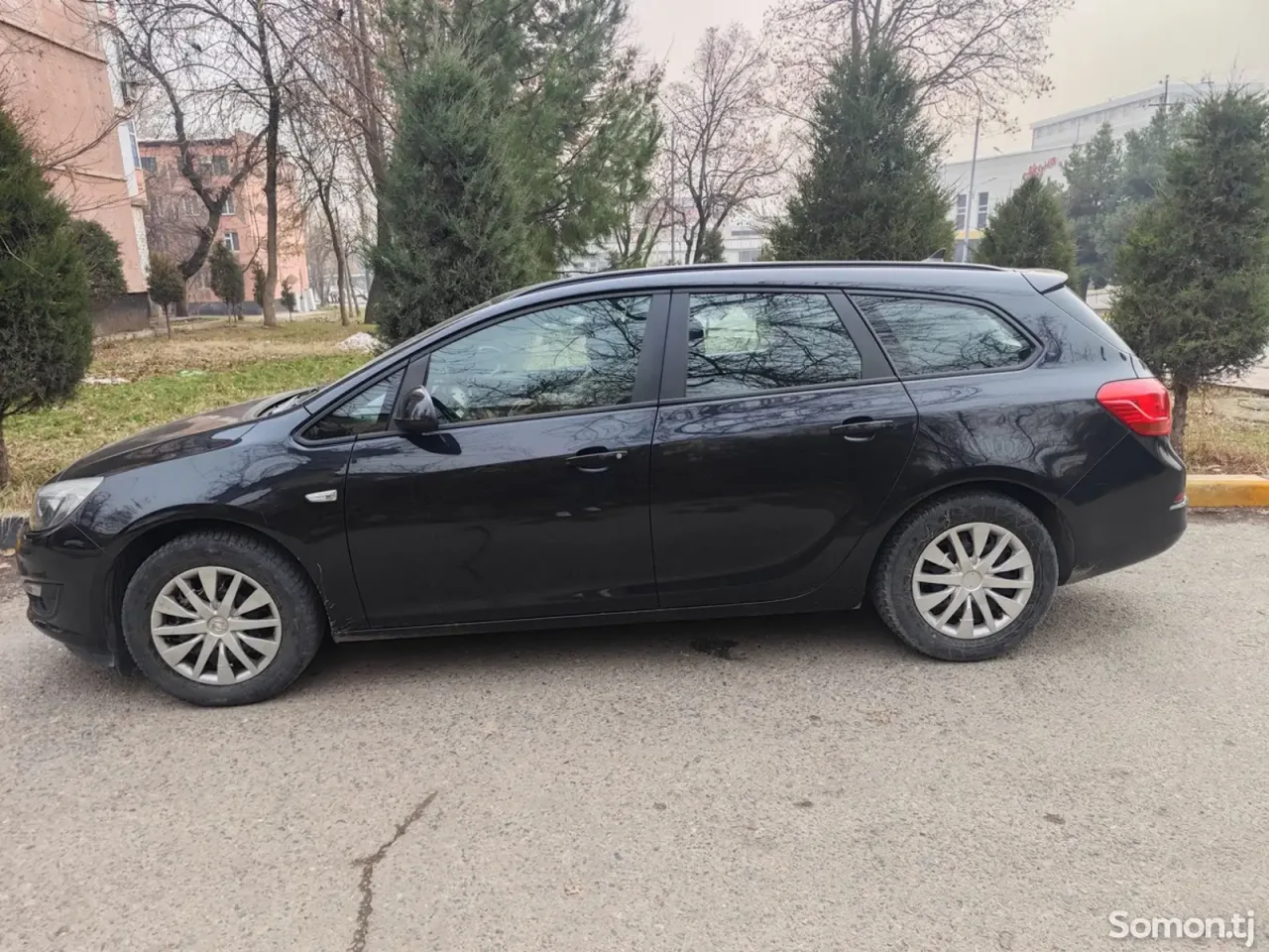 Opel Astra J 2016 · 1.6 MT
