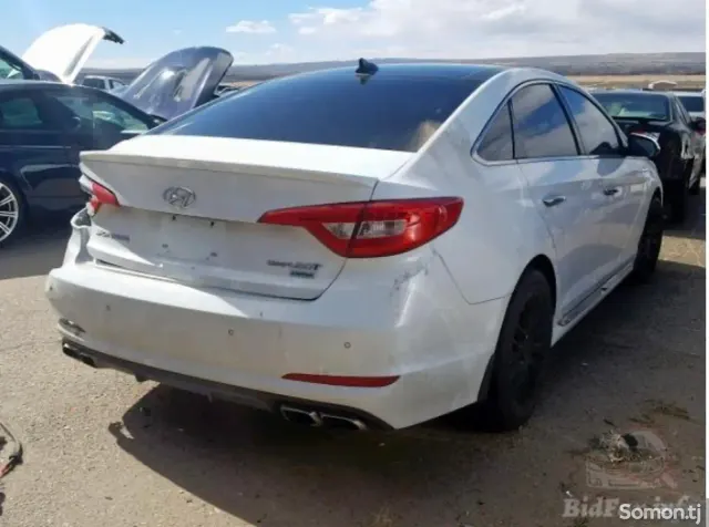 Hyundai Sonata 2015 · 1.9 AT
