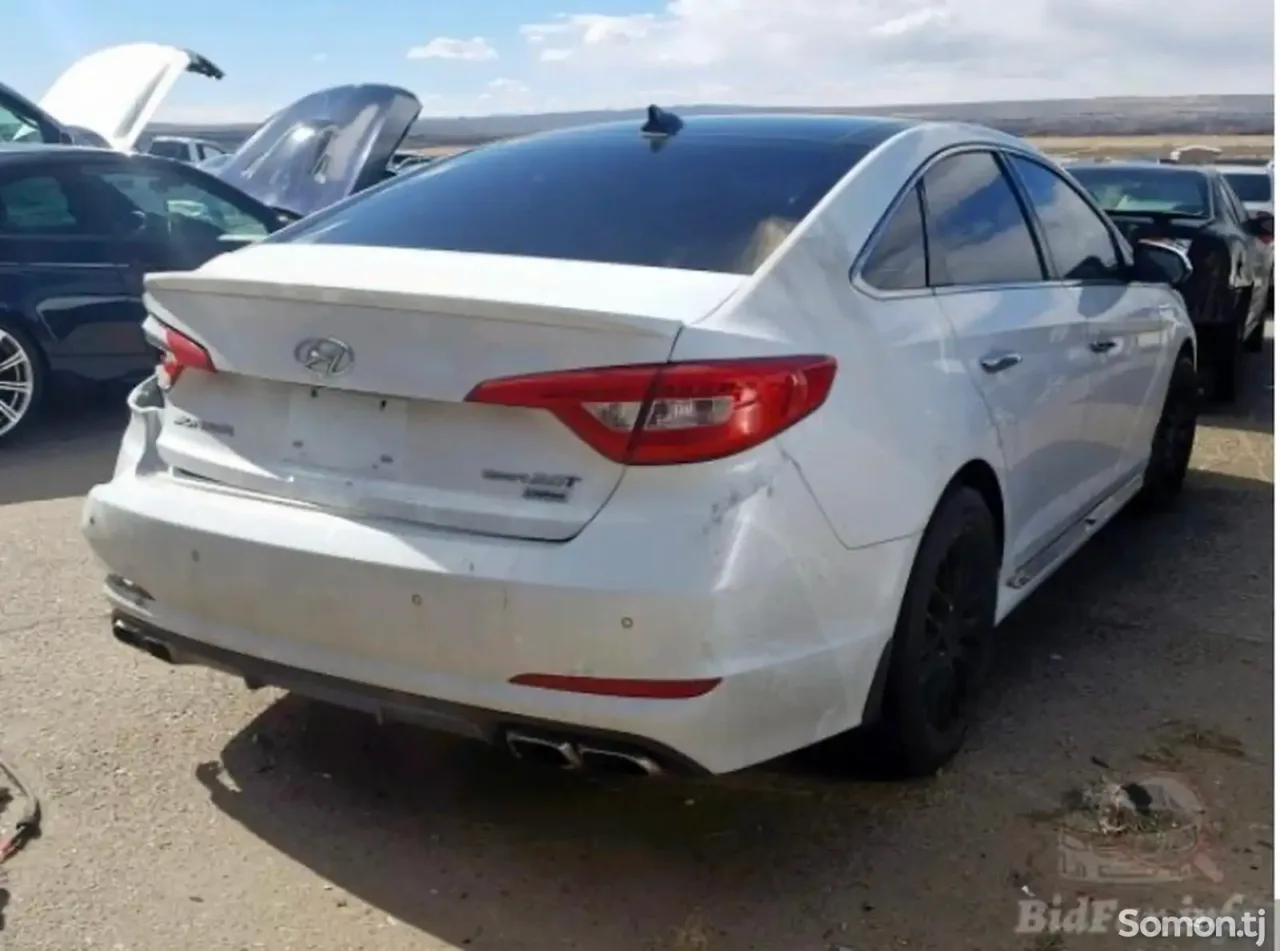 Hyundai Sonata 2015 · 1.9 AT