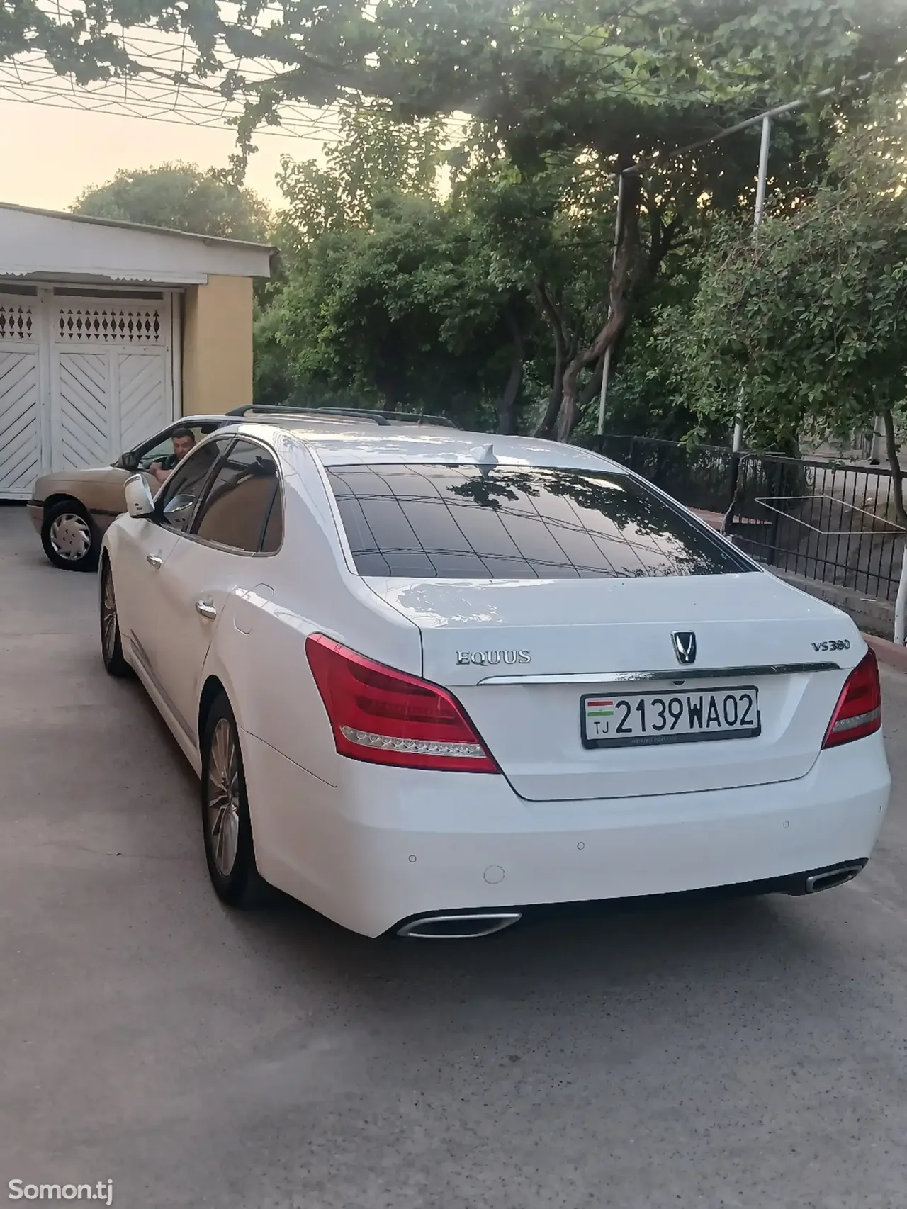 Hyundai Equus 2013 · 3.8 AT