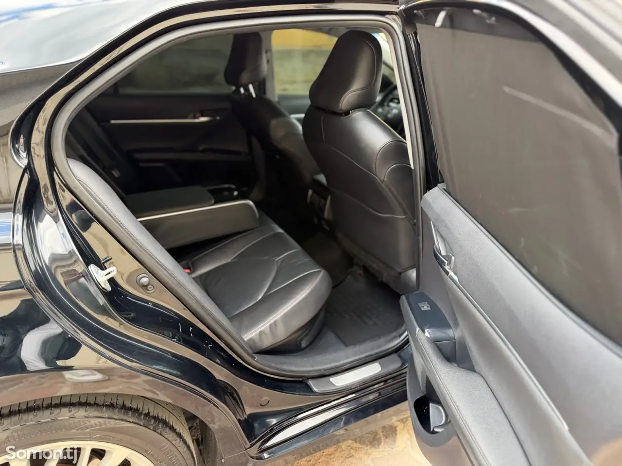 Toyota Camry 2019 · 2.5 AT