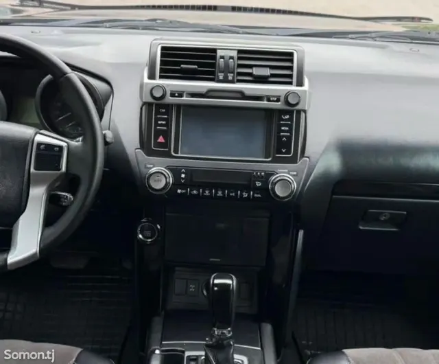 Toyota Land Cruiser Prado 2013 · 3.0 AT