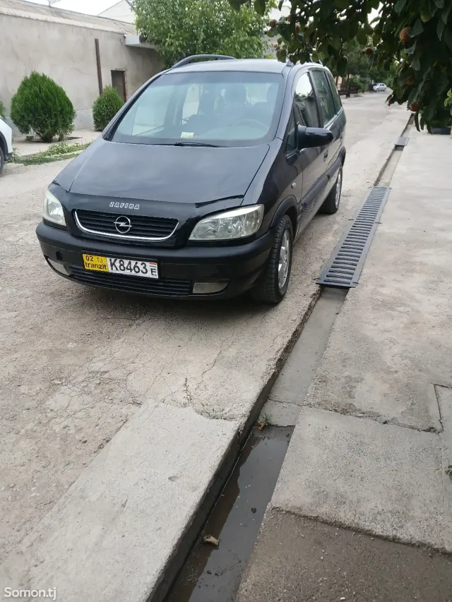 Opel Zafira 1999 · 1.6 MT