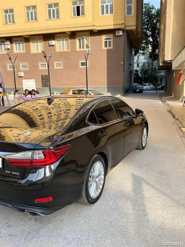 Lexus ES series 2016 · 3.5 AT