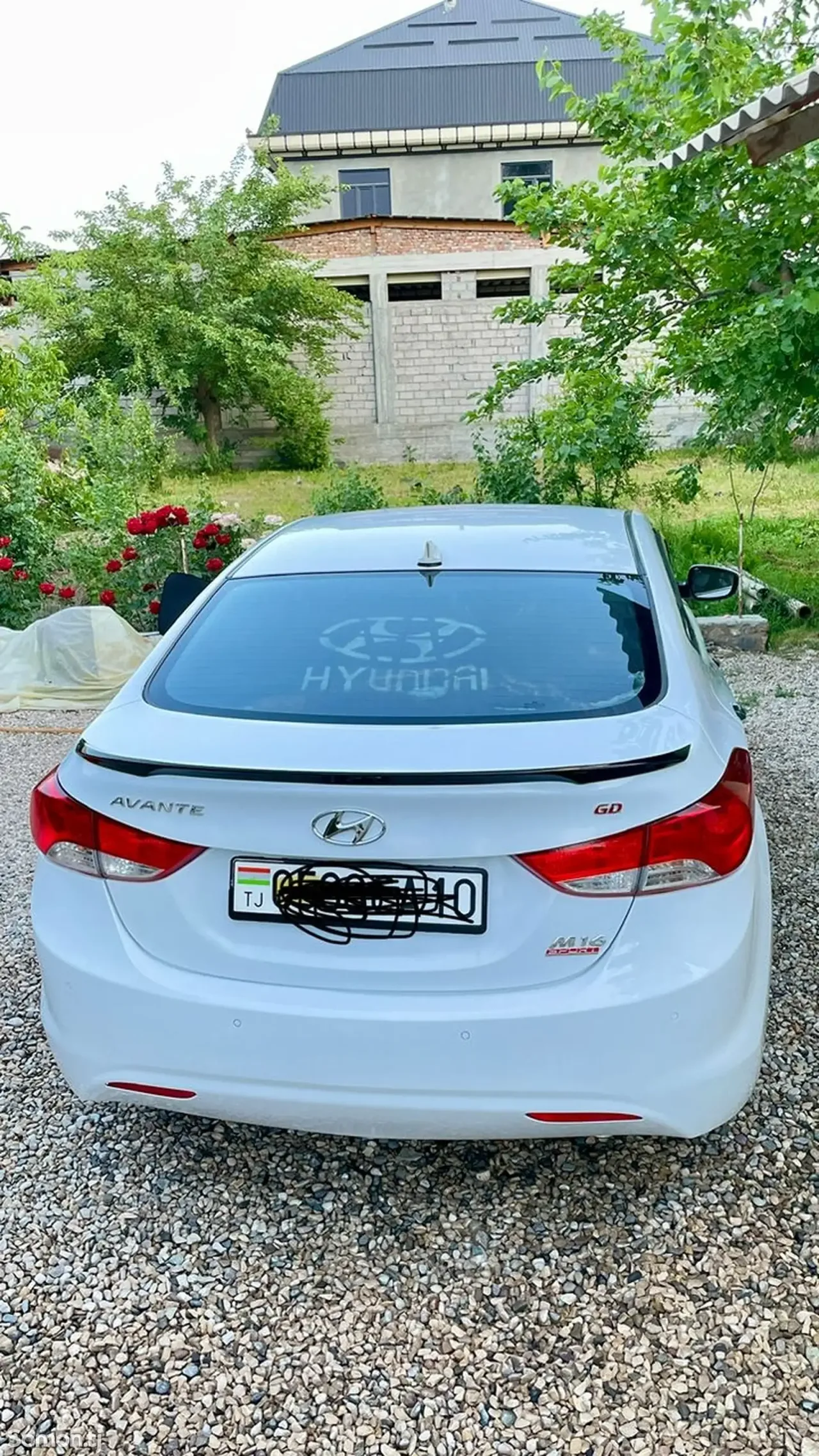 Hyundai Avante 2011 · 1.6 AT