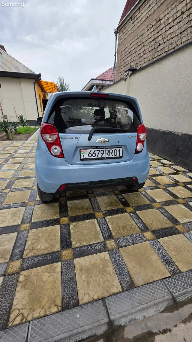 Chevrolet Spark 2015 · 1.1 AT